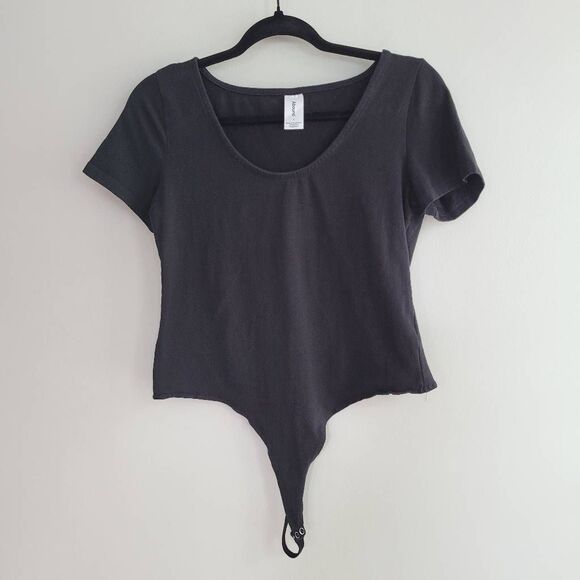 Abound large organic cotton short sleeved black bodysuit minimalist sustainable - Picture 1 of 12
